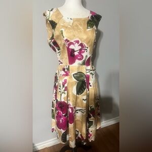 Evan Picone Colorful and Stylish Capped Sleeve Dress!